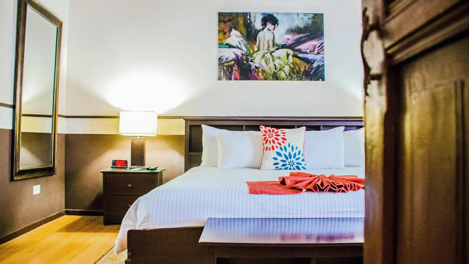 Hotel Del Capitan De Πουέμπλα 3*,
